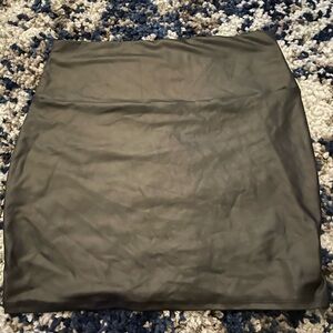 Windsor Black Mini Pencil Skirt for Night Out